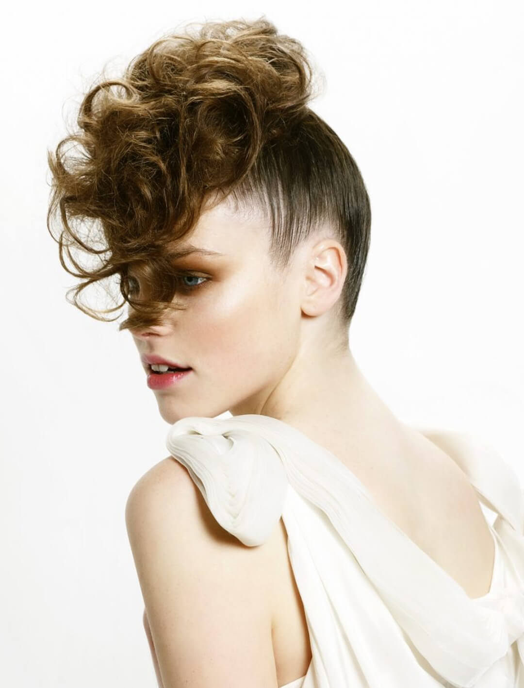 The Best Hair Accessories for Every Hair Length: A Stylist’s Guide