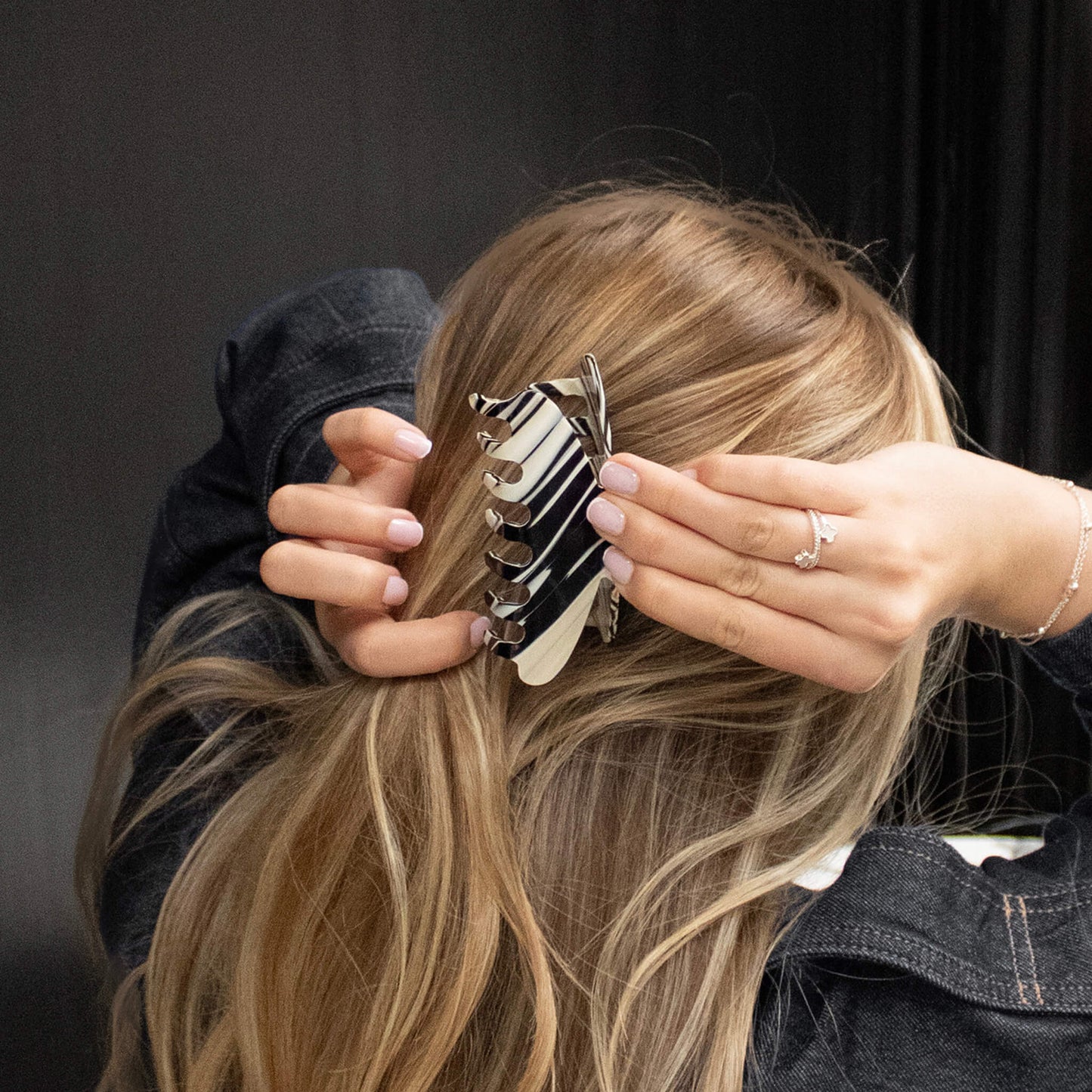 The Ultimate Guide to Claw Clips for Every Hair Type