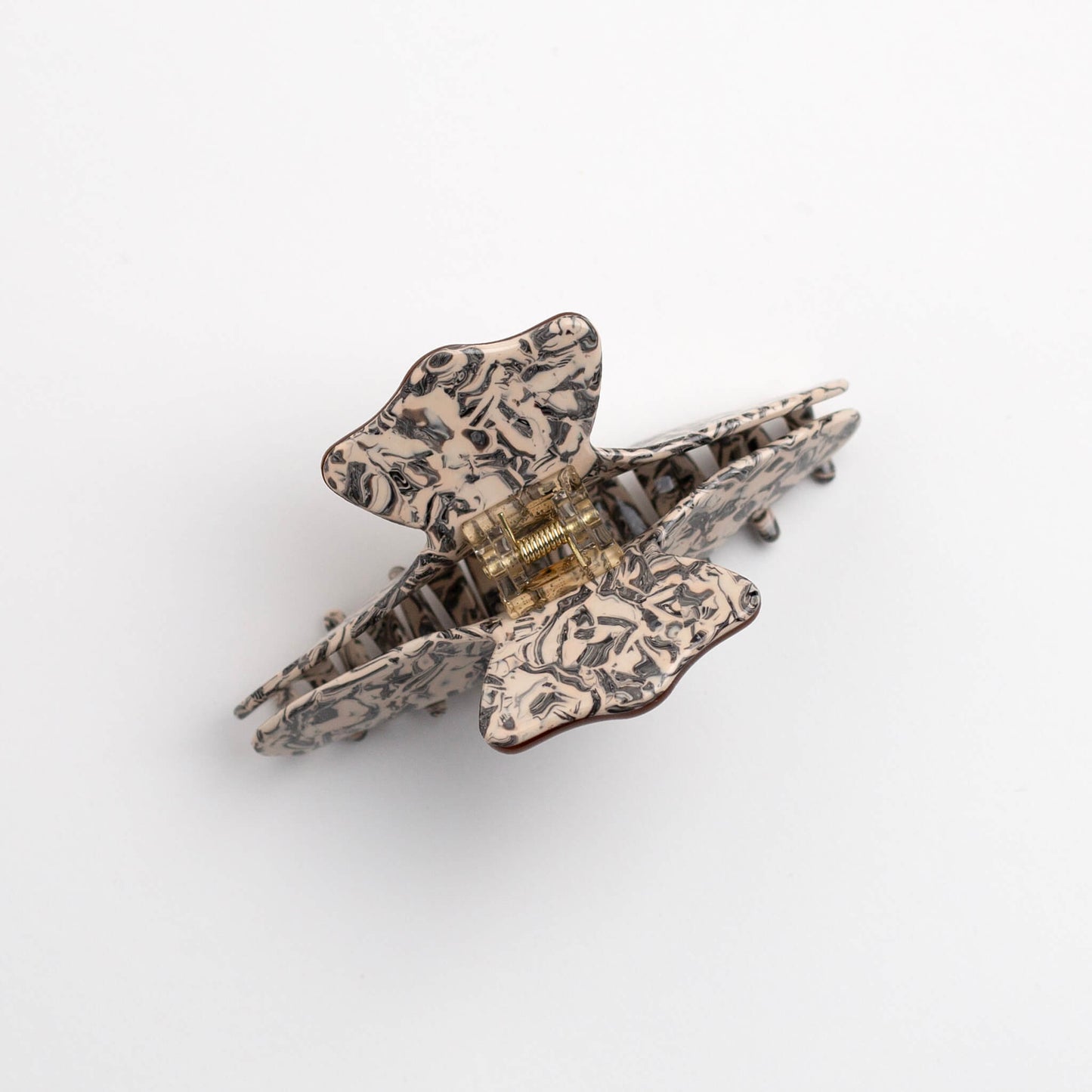 THOC Gigi Claw Clip in Toasted Bean colour with claws facing down, on a white background